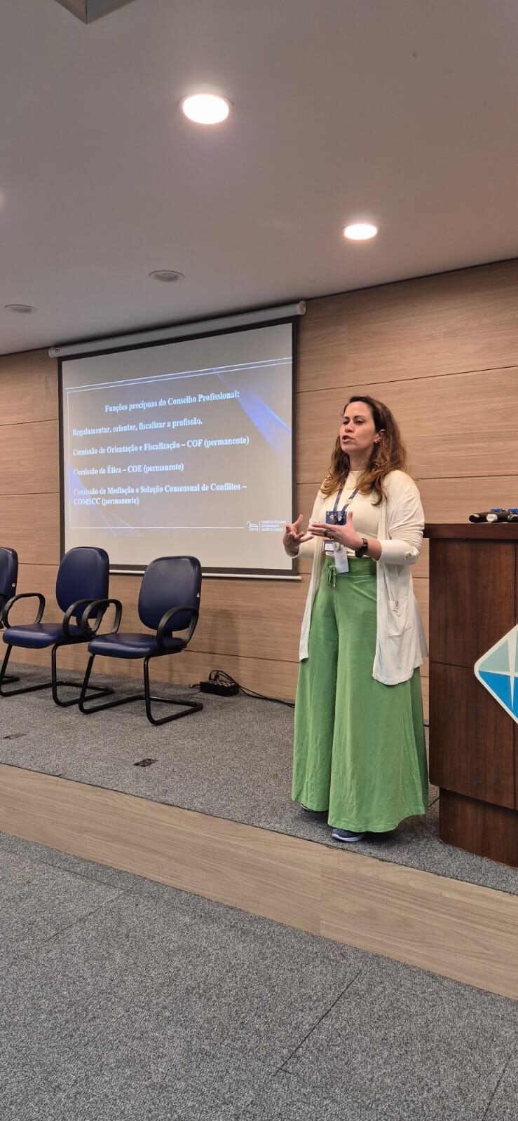 cof-elucida-duvidas-sobre-pratica-profissional-na-18-mostra-regional-de-psicologia